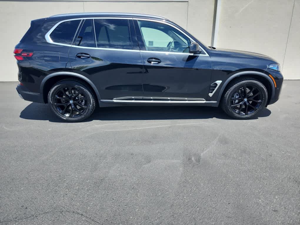 Used 2024 BMW X5 sDrive40i RWD image 3