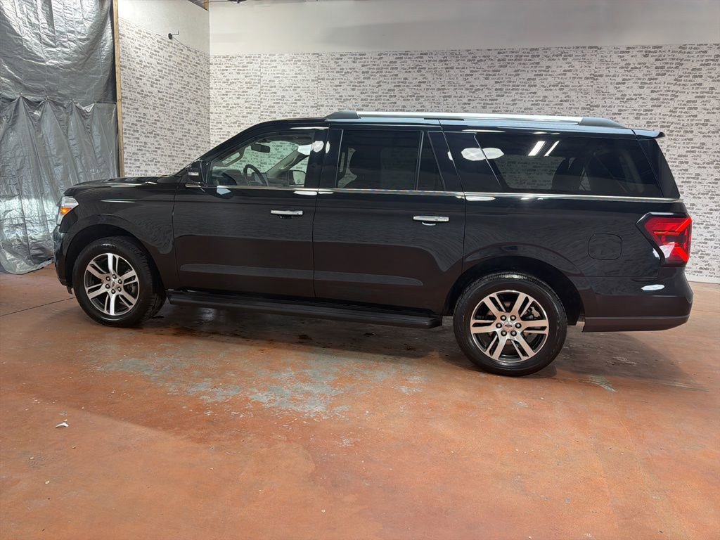 Used 2024 Ford Expedition Max Limited AWD/4WD image 4