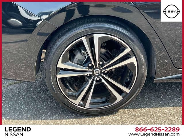 Certified 2023 Nissan Sentra SR w/ SR Premium Package FWD image 9