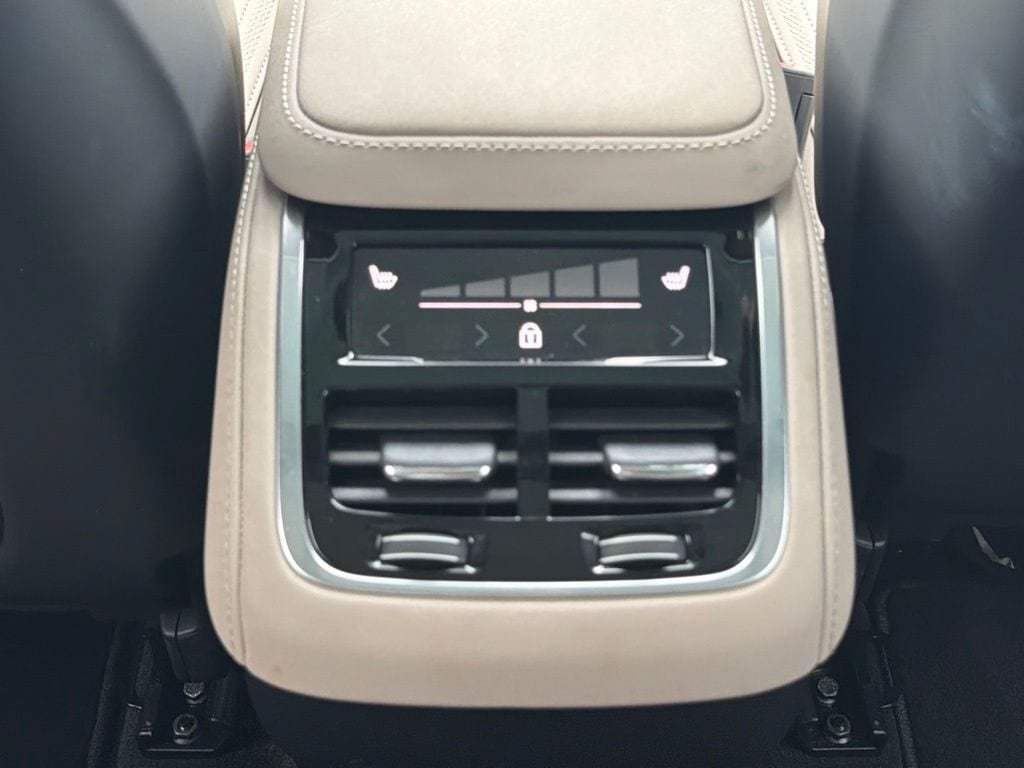 Certified 2026 Volvo XC90 B6 Plus AWD/4WD image 14