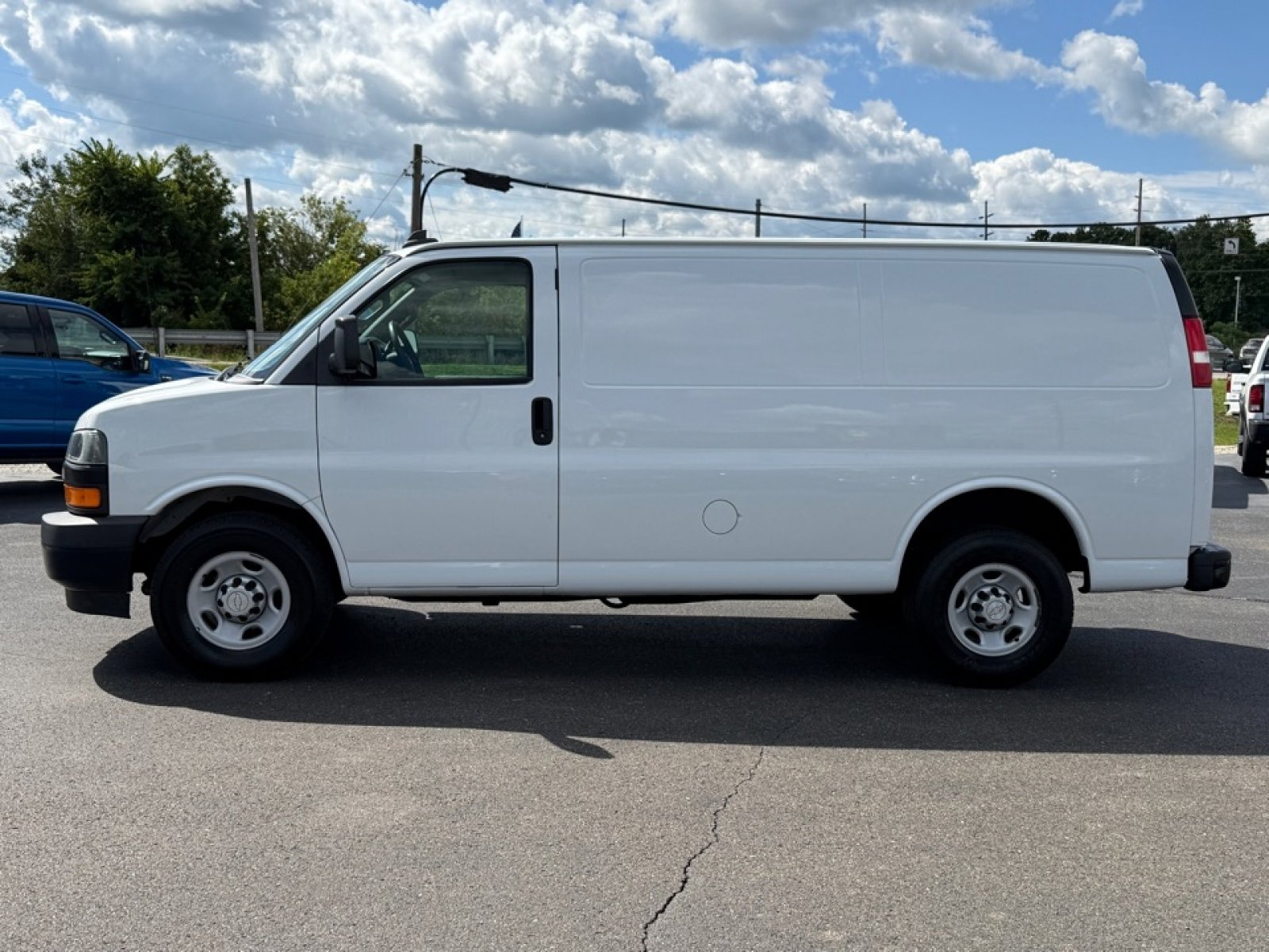 Used 2018 Chevrolet Express 2500 image 5