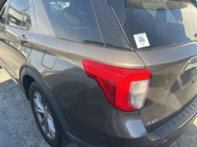 Used 2021 Ford Explorer XLT w/ Equipment Group 202A image 9
