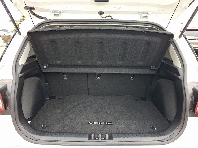 Used 2022 Hyundai Venue SEL image 27