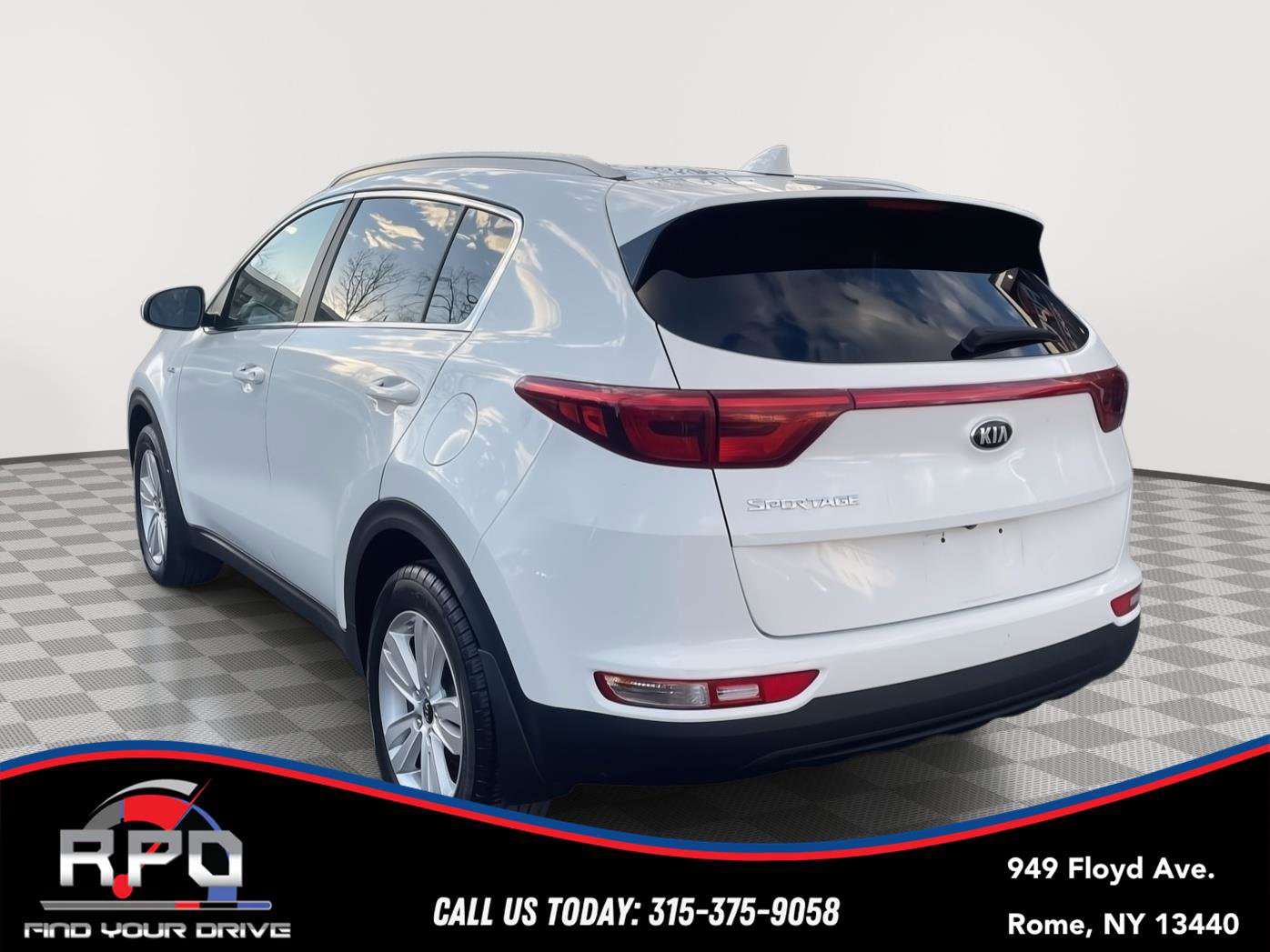 Used 2018 Kia Sportage LX w/ LX Popular Package image 2