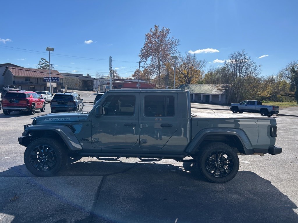 Used 2024 Jeep Gladiator Sport image 7