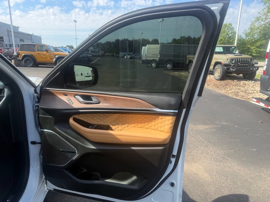 Used 2022 Jeep Grand Cherokee Summit w/ Adv Protech Group IV AWD/4WD image 53