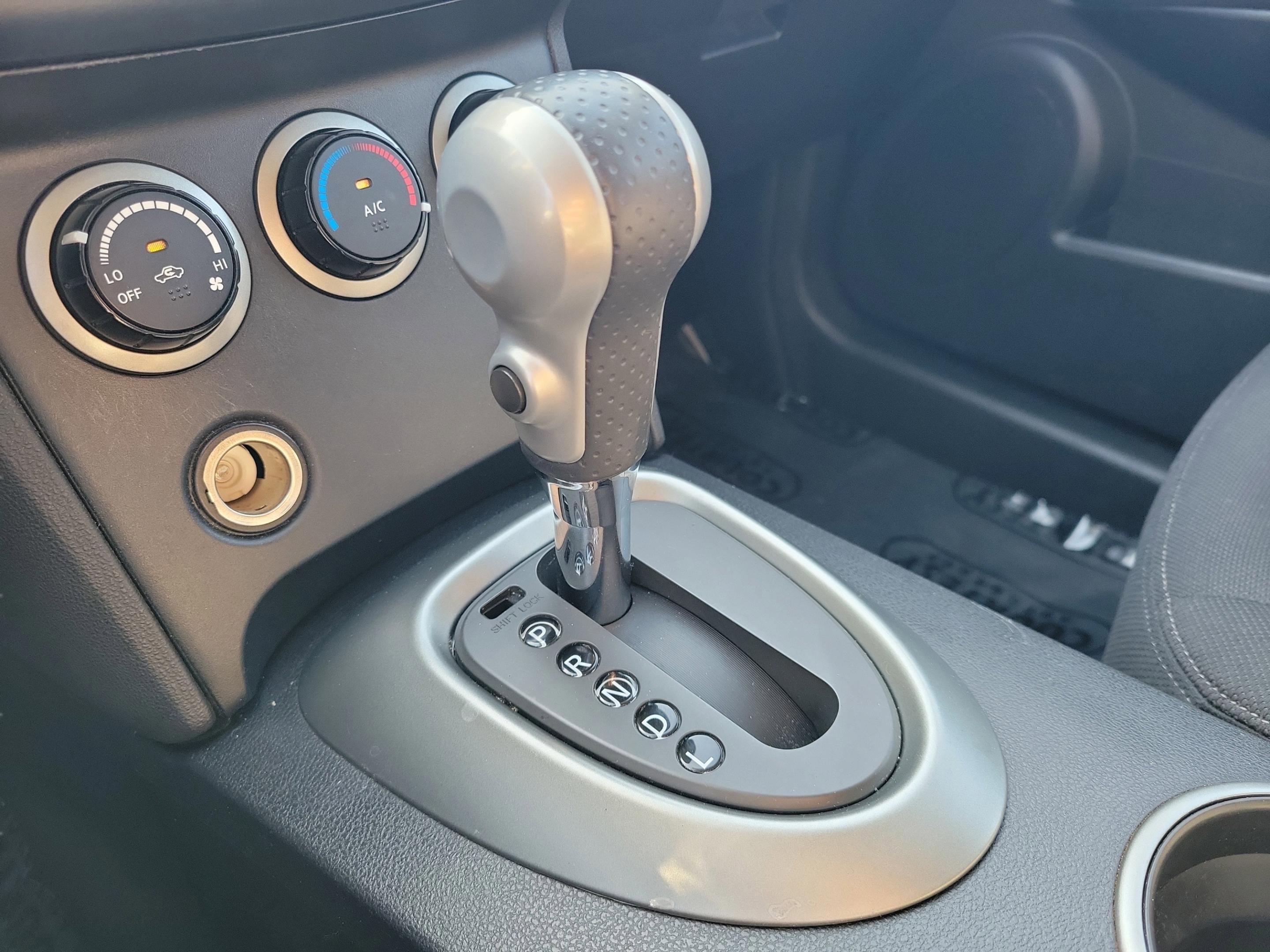 Used 2011 Nissan Rogue SV image 27