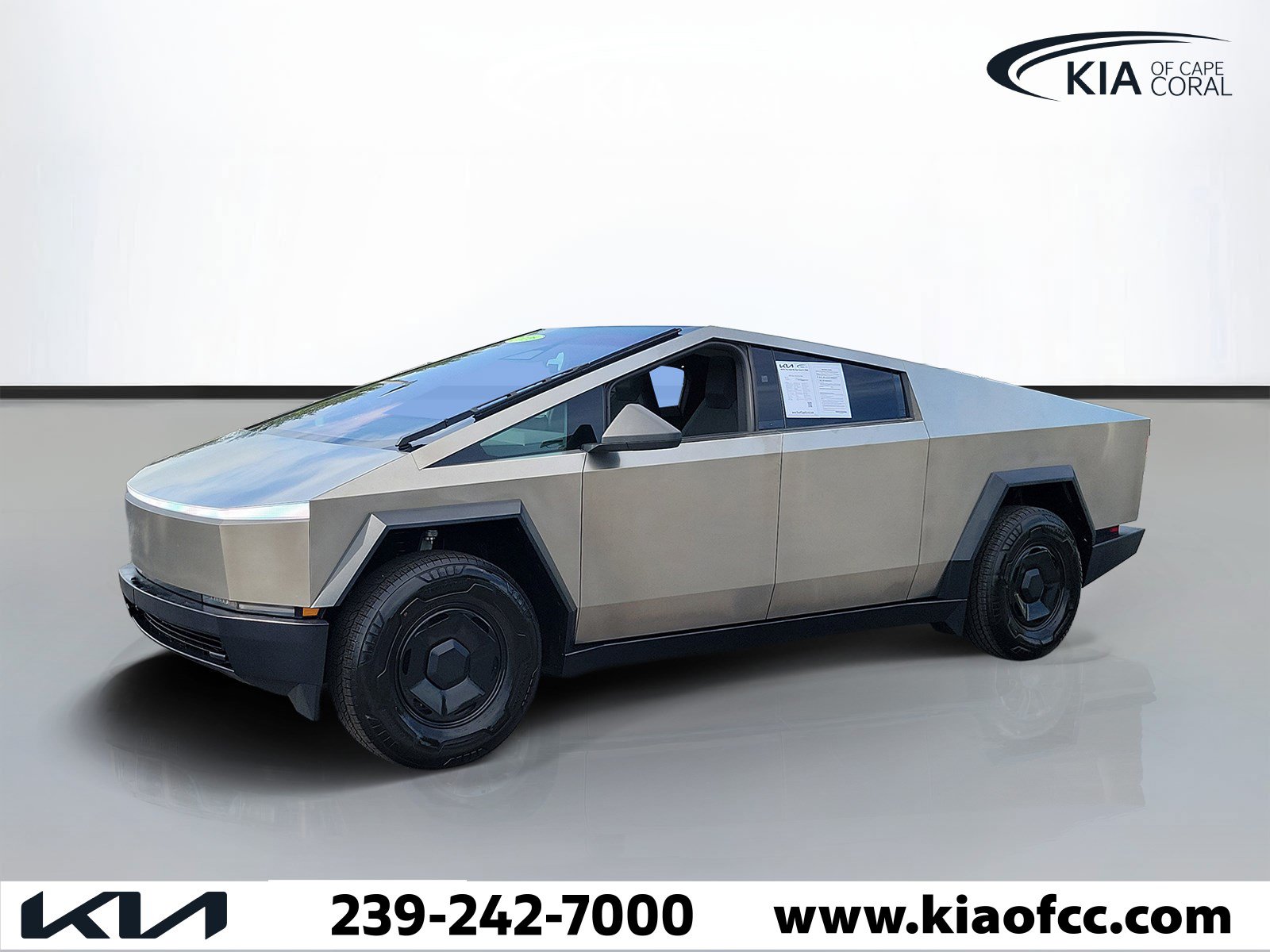 Used 2026 Tesla Cybertruck AWD Crew Cab image 3