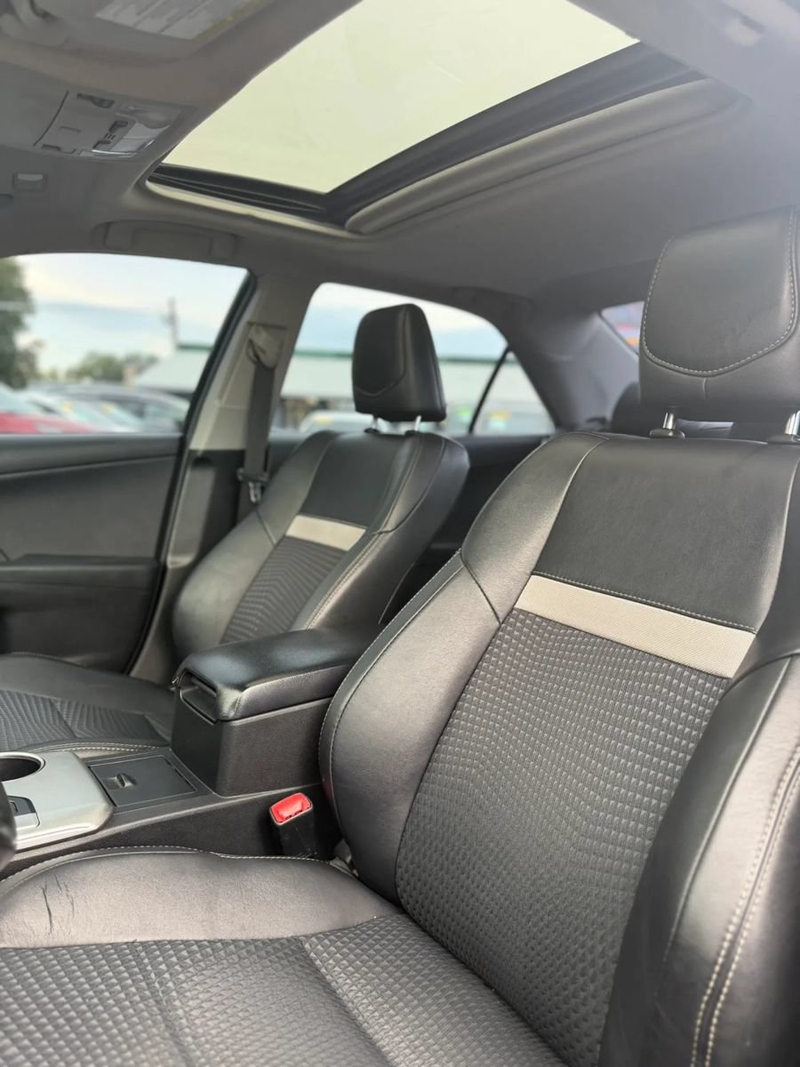 Used 2012 Toyota Camry SE FWD image 13