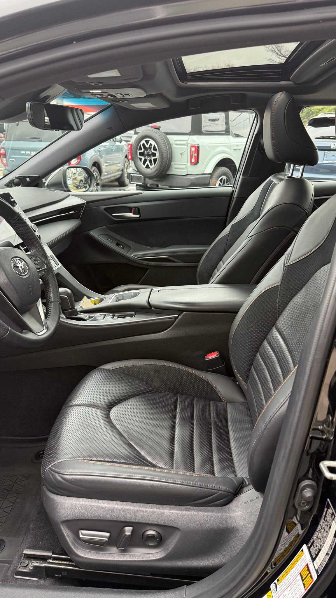 Used 2019 Toyota Avalon Touring image 30