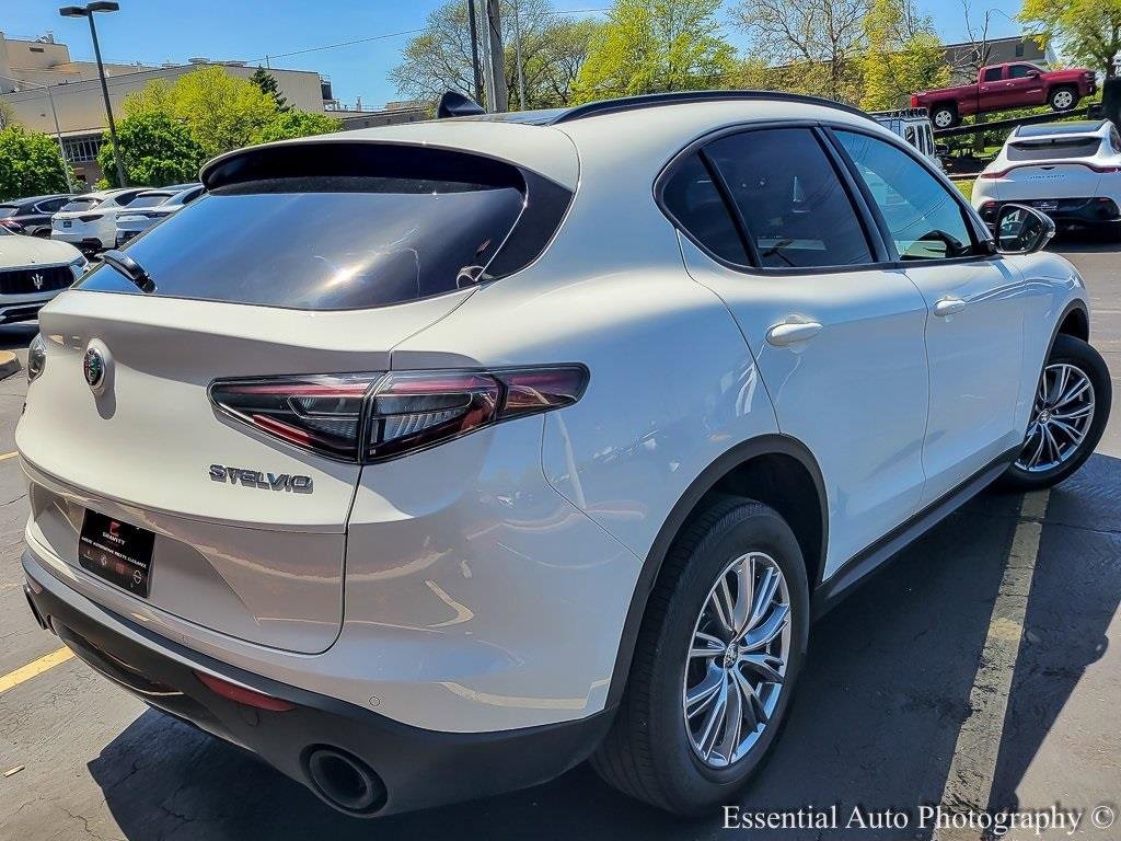 Used 2024 Alfa Romeo Stelvio Sprint image 7