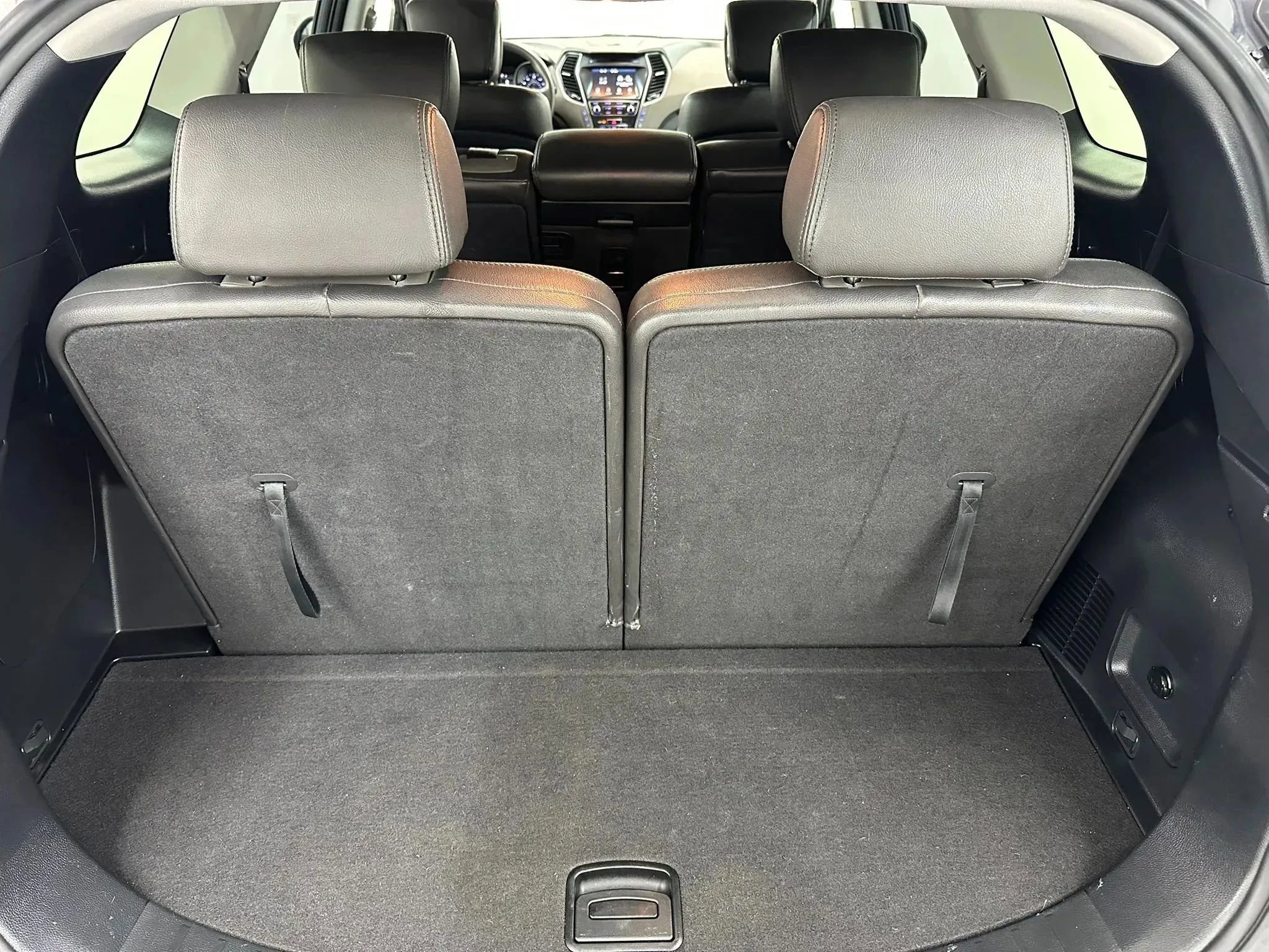 Used 2017 Hyundai Santa Fe SE AWD/4WD image 27