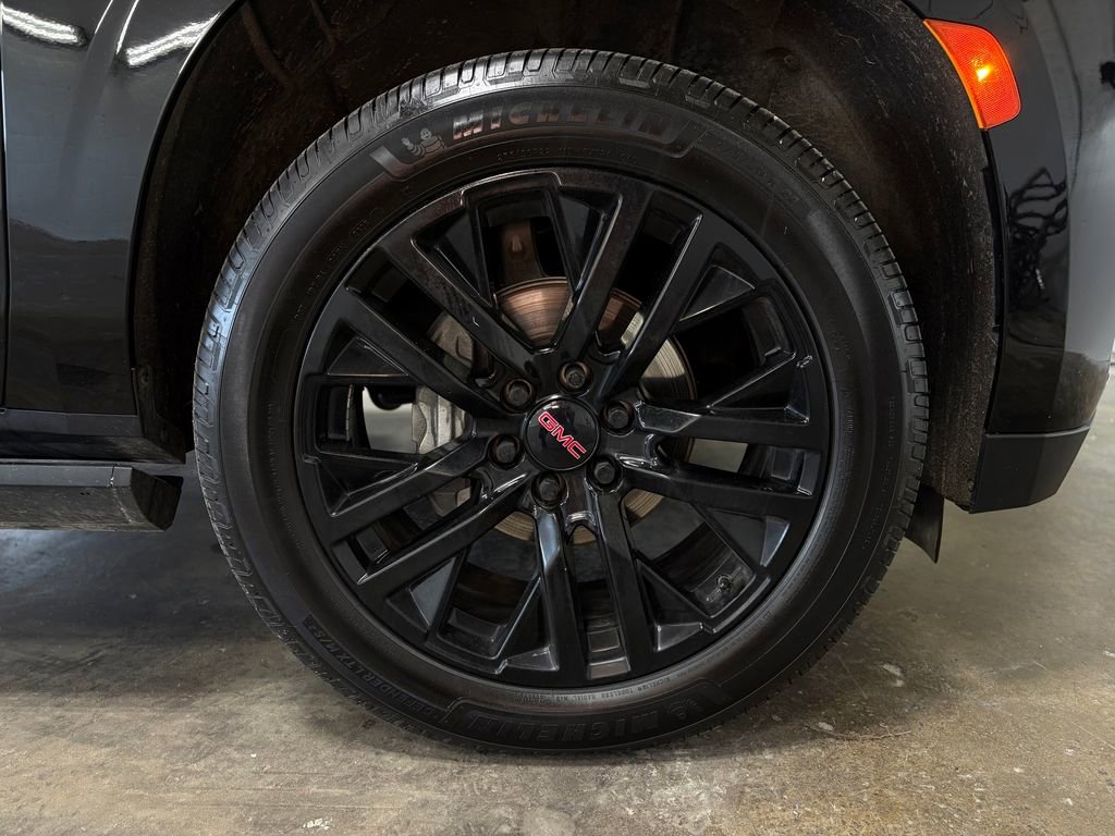 Used 2023 GMC Yukon Denali w/ LPO, Floor Liner Package image 39