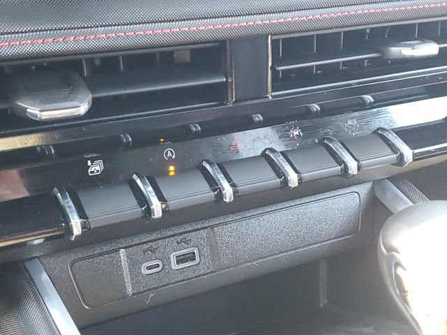 Used 2023 Chevrolet Colorado Z71 w/ Z71 Convenience Package 2 image 18