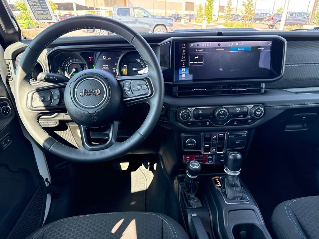 Used 2024 Jeep Wrangler Unlimited Rubicon 4xe image 18