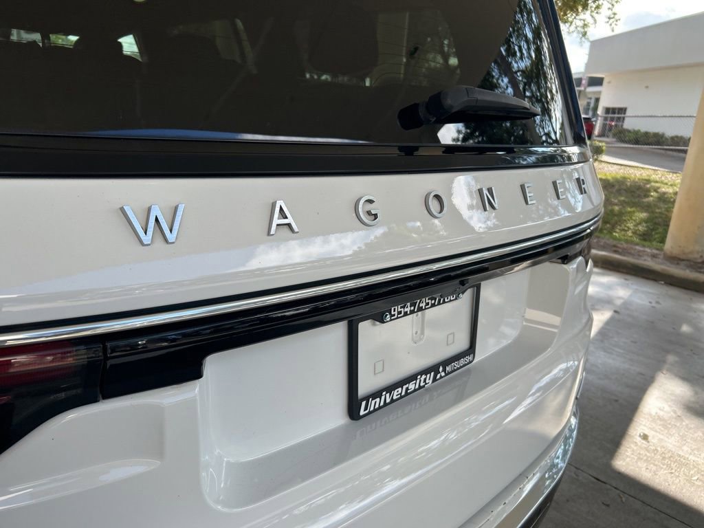 Used 2023 Jeep Wagoneer Series III w/ Preferred Equipment Group image 18