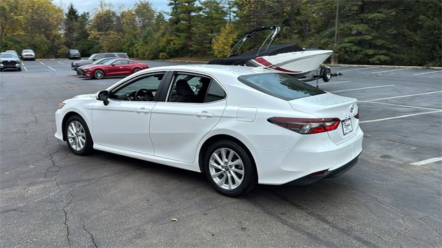 Used 2024 Toyota Camry LE image 9