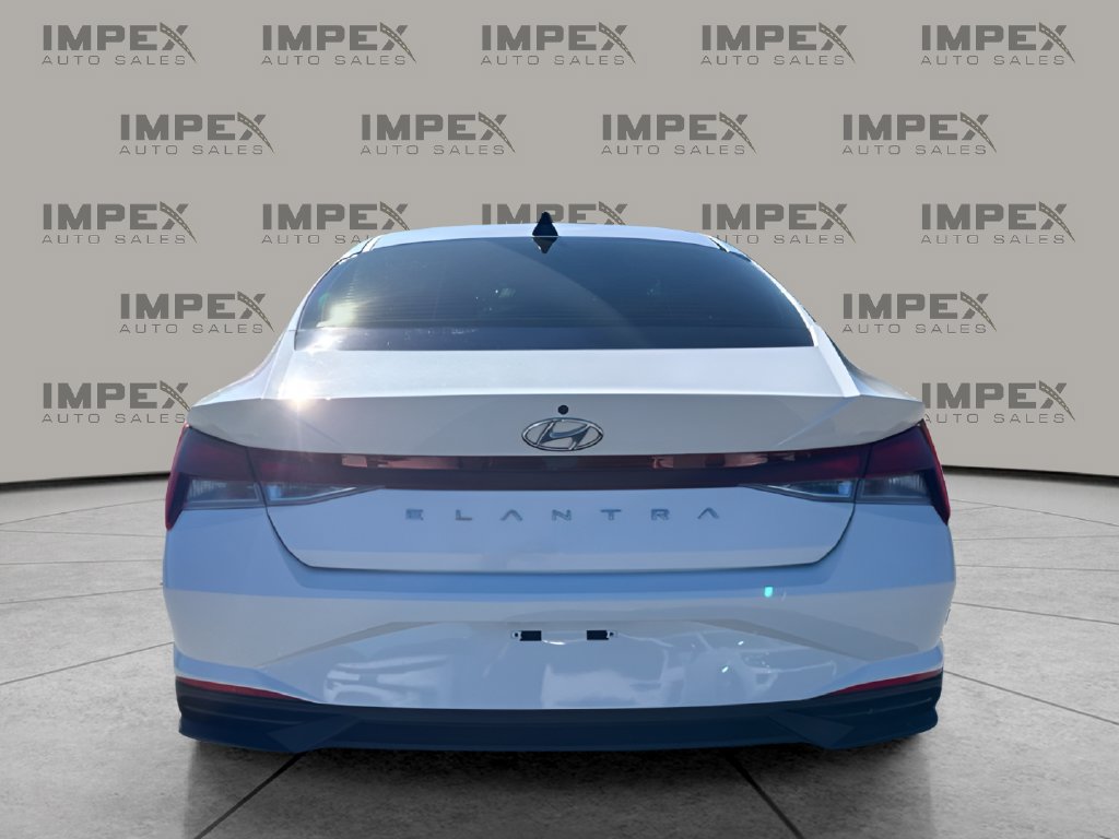 Used 2021 Hyundai Elantra SE FWD image 4