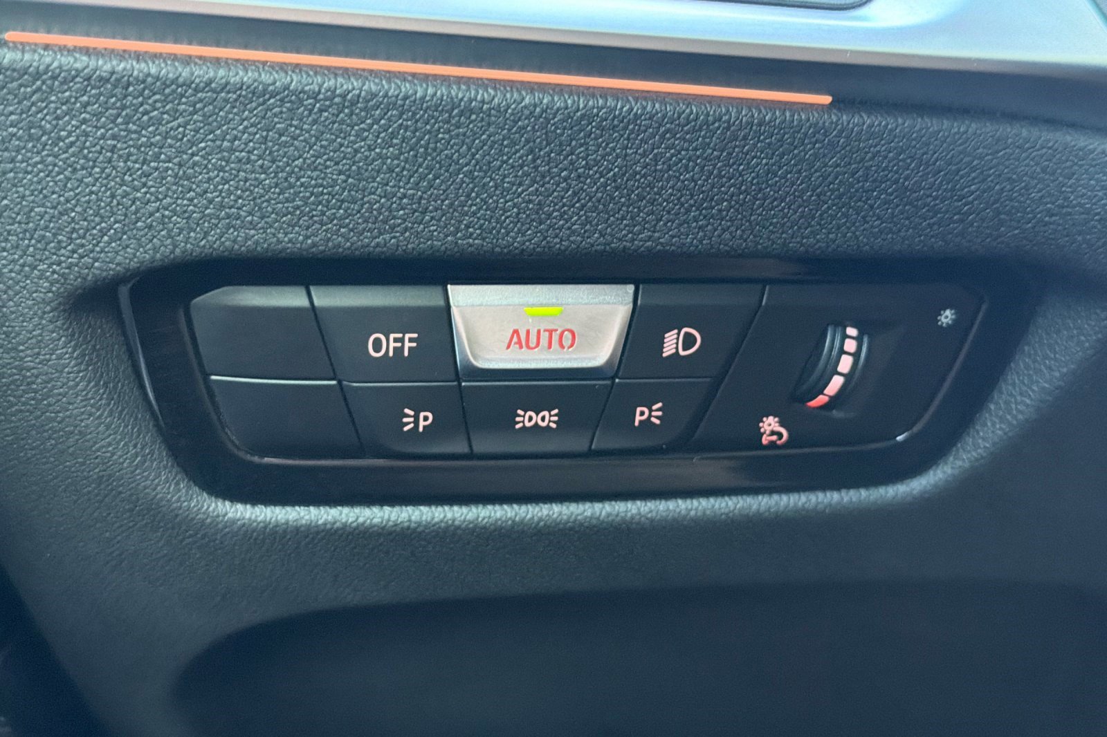 Certified 2024 BMW 330i Sedan w/ Premium Package image 37