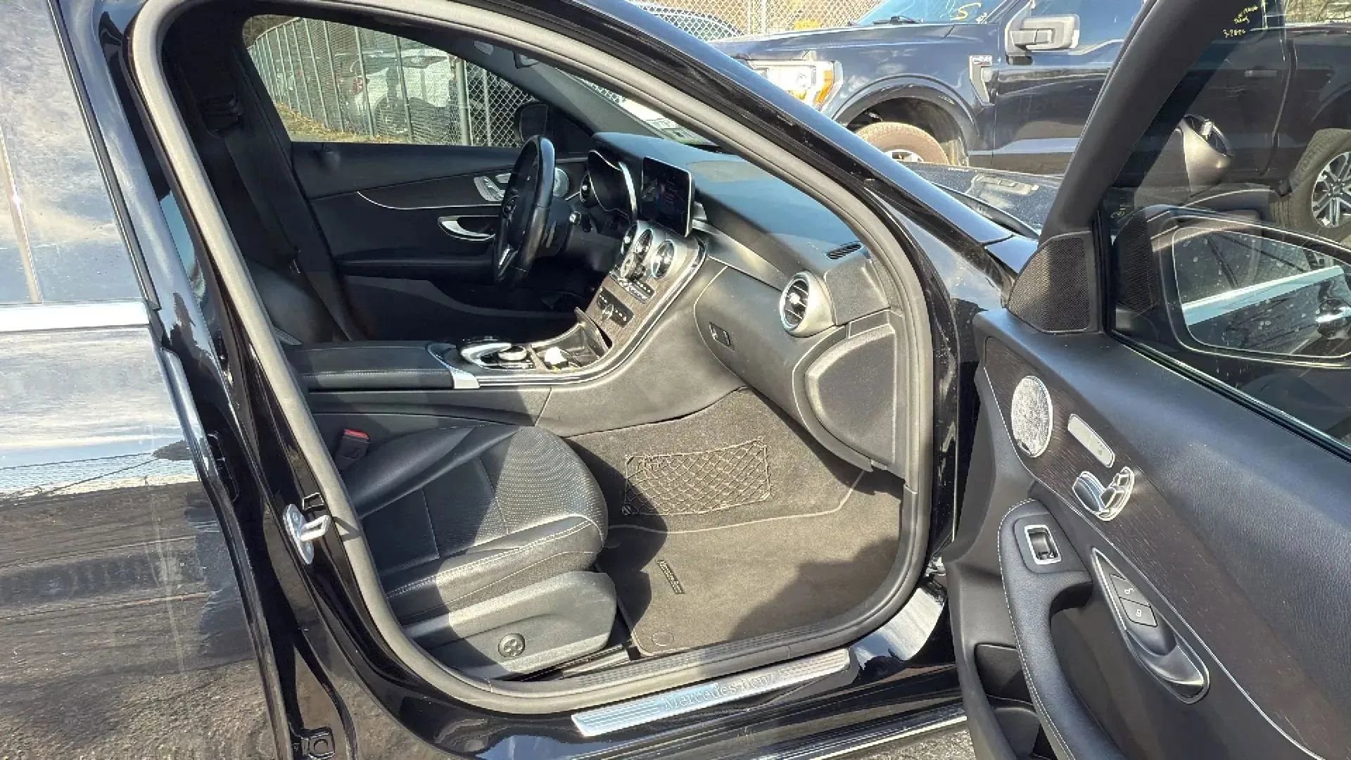 Used 2019 Mercedes-Benz C 300 4MATIC Sedan image 24