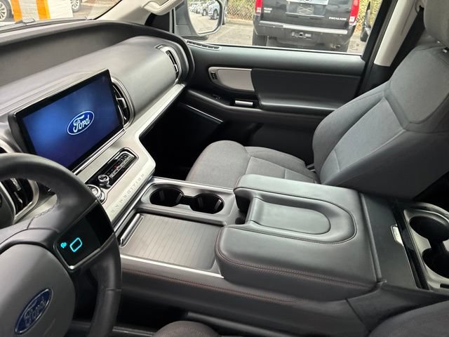 Used 2025 Ford Expedition Active RWD image 69