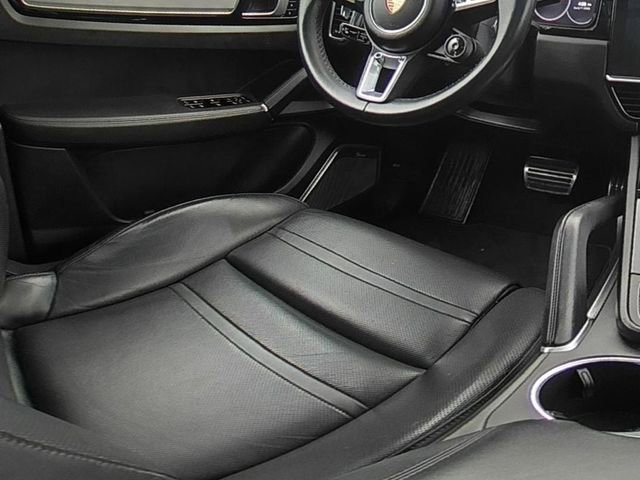 Used 2020 Porsche Cayenne Turbo AWD/4WD image 26