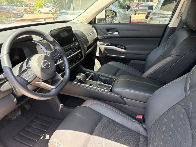 Certified 2025 Nissan Pathfinder Platinum w/ Cargo Package FWD image 13