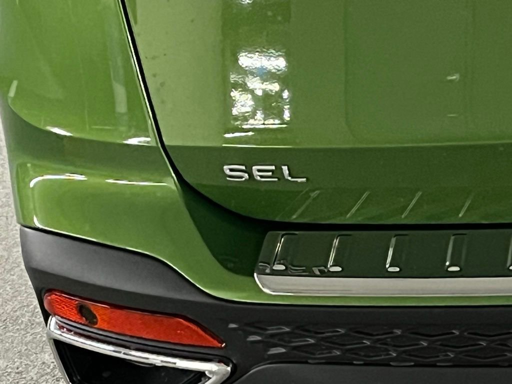 New 2026 Volkswagen Taos SEL image 36