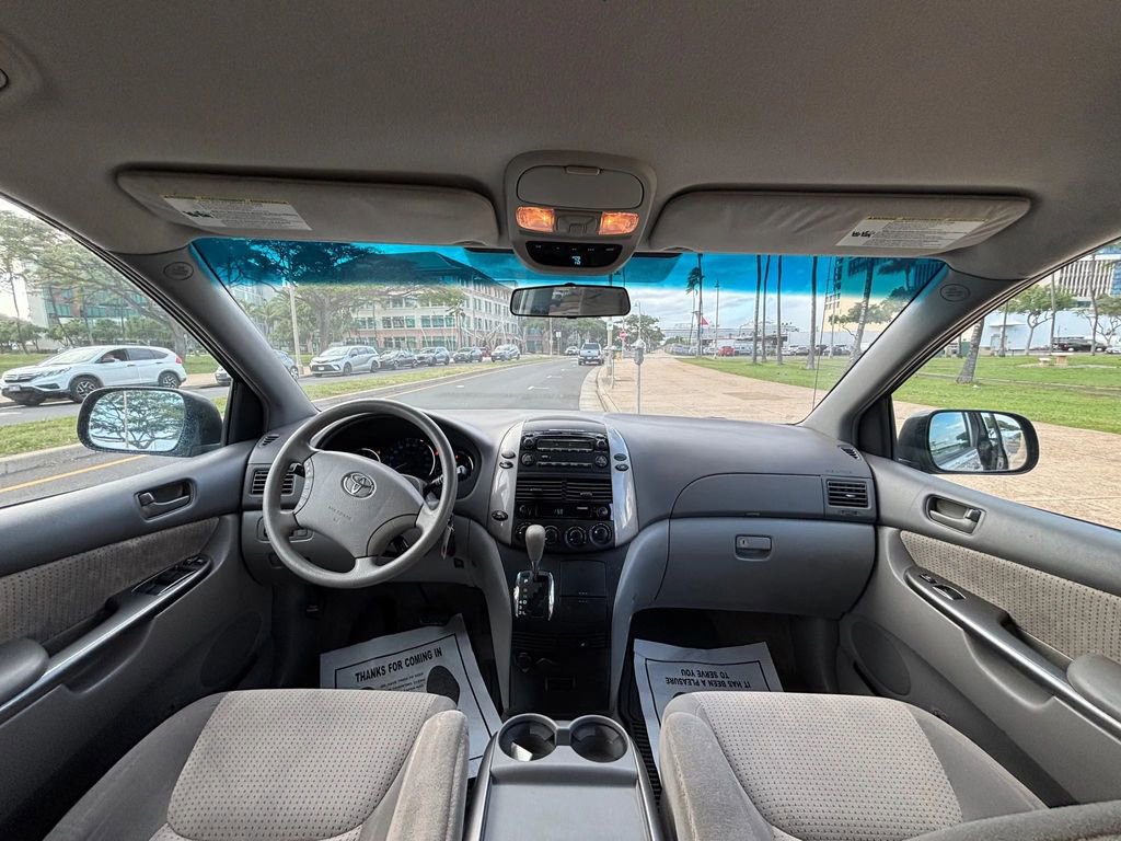 Used 2010 Toyota Sienna LE FWD image 14