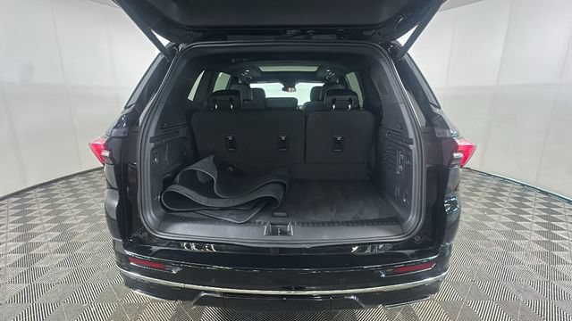 Used 2025 Buick Enclave Avenir w/ Trailering Package, 5000 lbs. FWD image 29