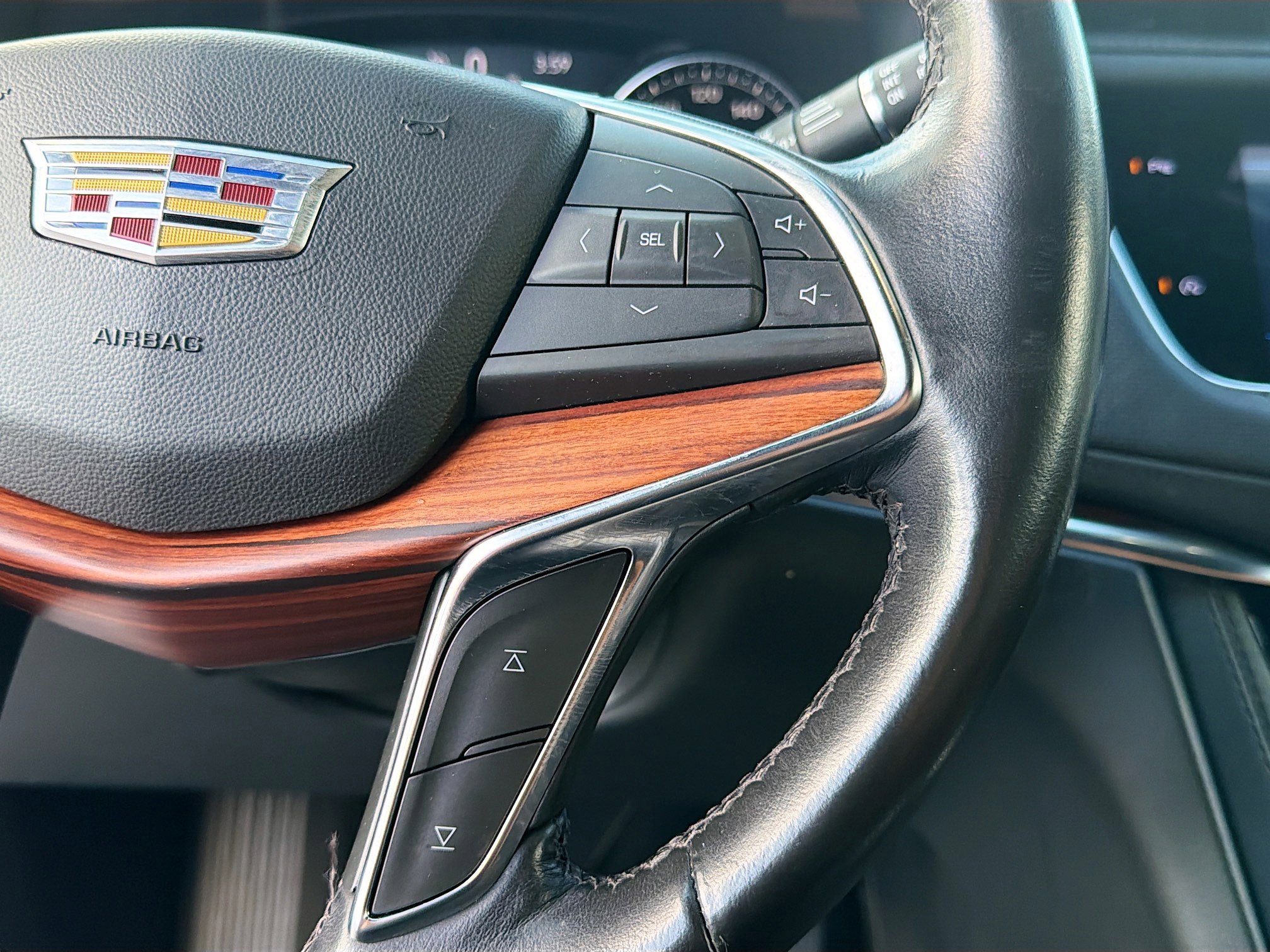 Used 2023 Cadillac XT5 Premium Luxury image 35