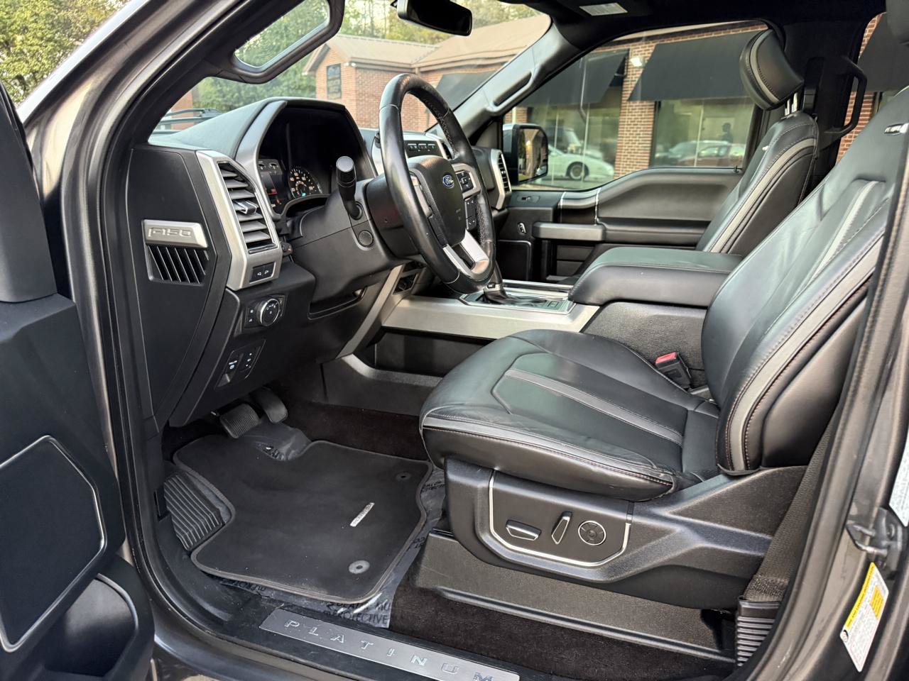 Used 2018 Ford F150 Platinum w/ Equipment Group 701A Luxury AWD/4WD image 17