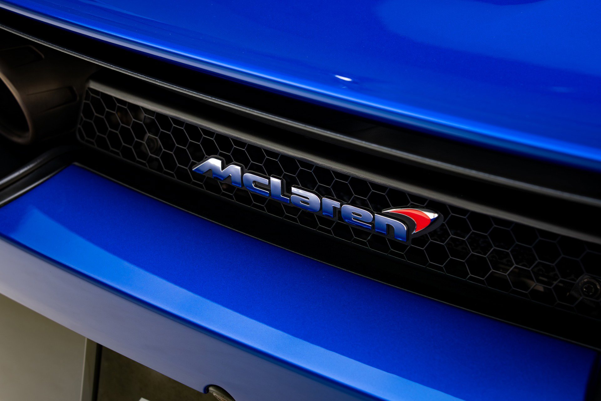 Used 2018 McLaren 720S Performance RWD image 36