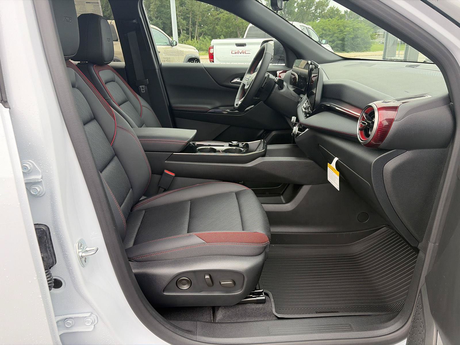 New 2027 Chevrolet Equinox RS w/ Safety and Technology Package AWD/4WD image 16