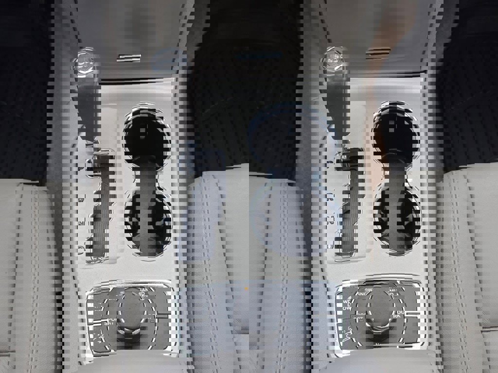 Used 2012 Jeep Grand Cherokee Altitude image 16