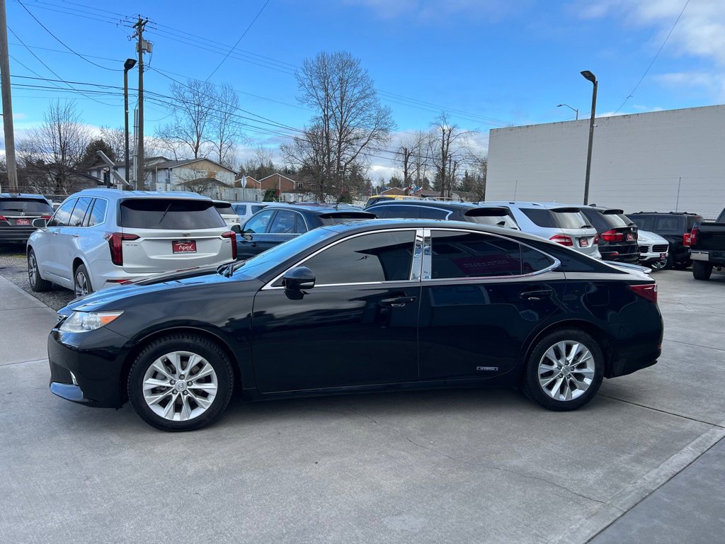 Used 2013 Lexus ES 300h w/ Luxury Pkg FWD image 4