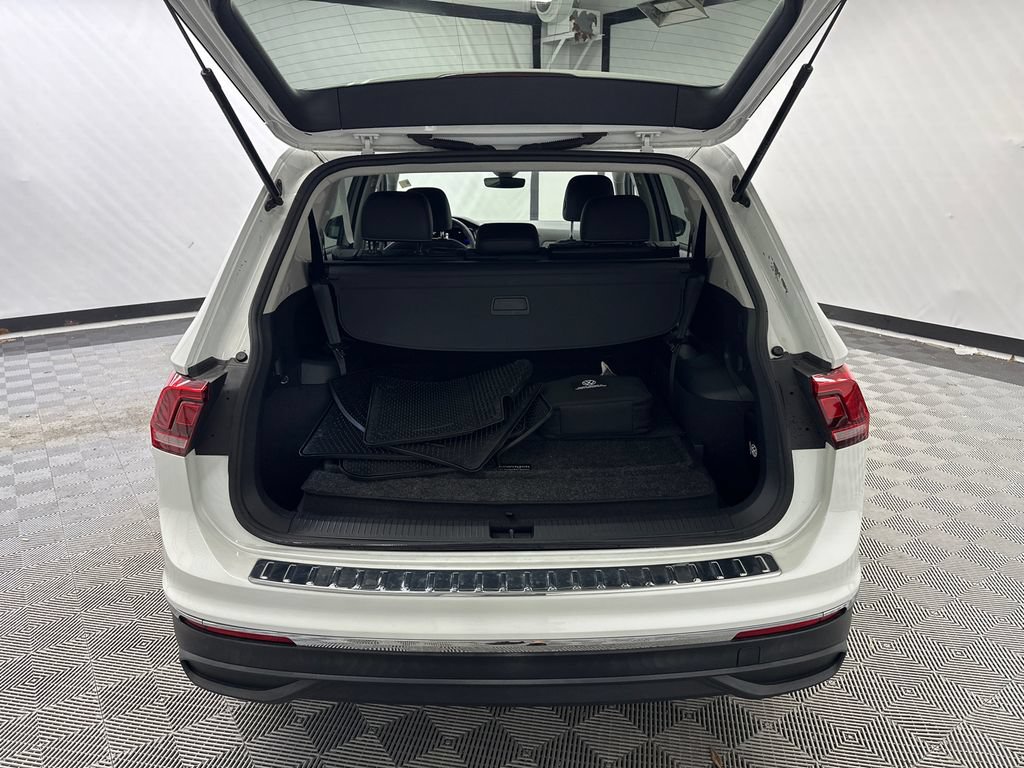 Used 2023 Volkswagen Tiguan SE FWD image 19