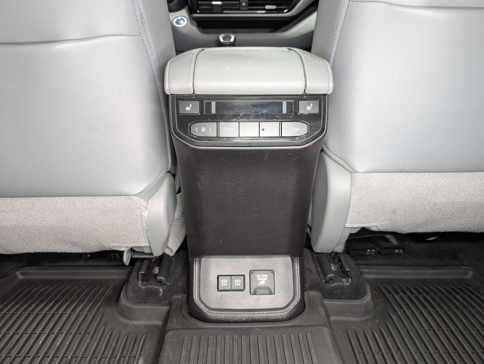 Used 2021 Toyota Highlander Platinum image 23