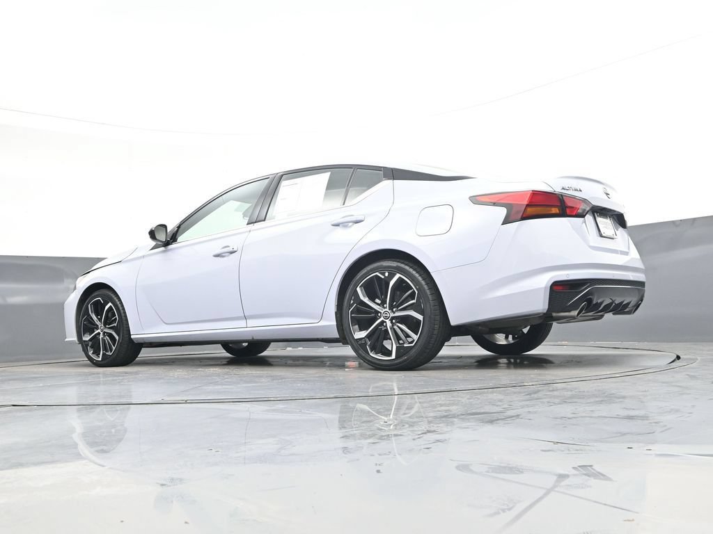 Used 2025 Nissan Altima 2.5 SR FWD image 38