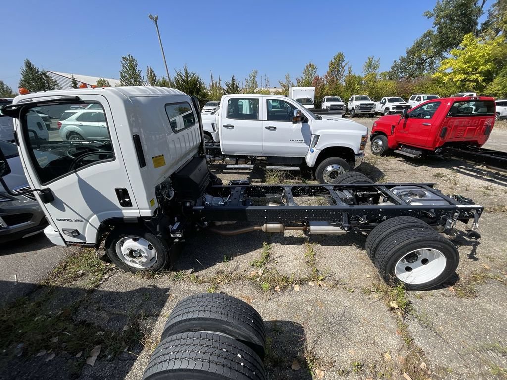 New 2024 Chevrolet Low Cab Forward 5500XG RWD image 2