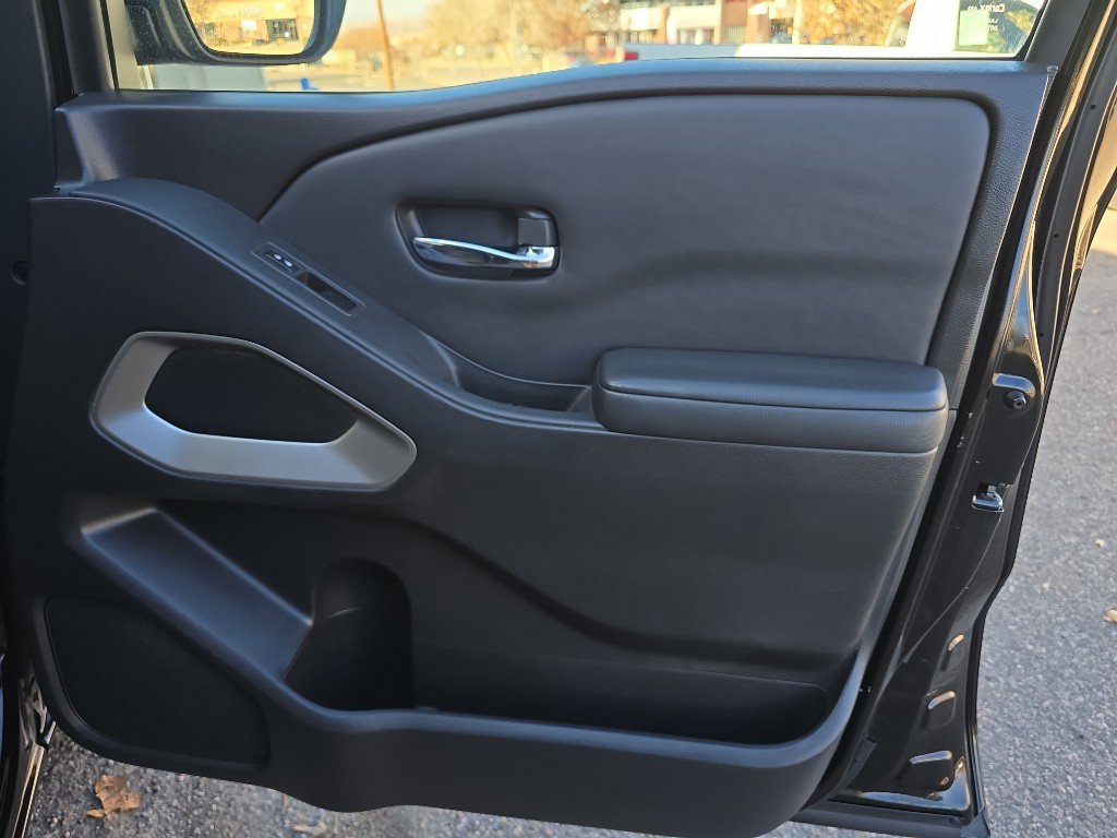 Used 2022 Nissan Frontier SV image 22