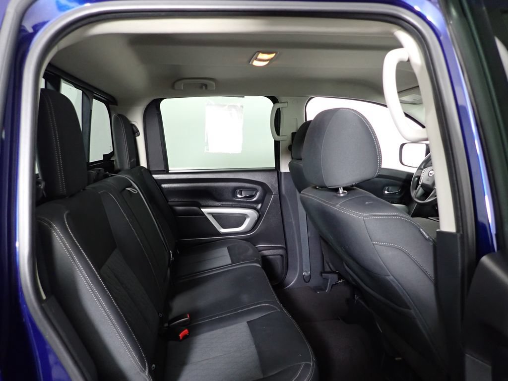Used 2017 Nissan Titan SV RWD image 31