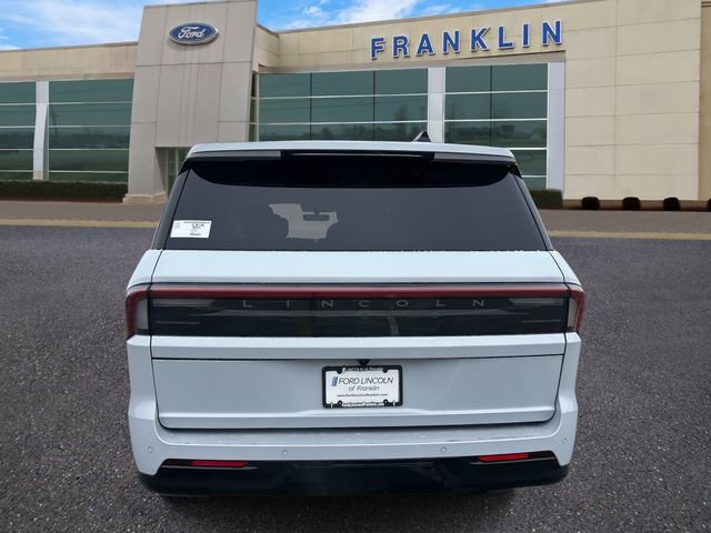 New 2026 Lincoln Navigator Premiere image 6