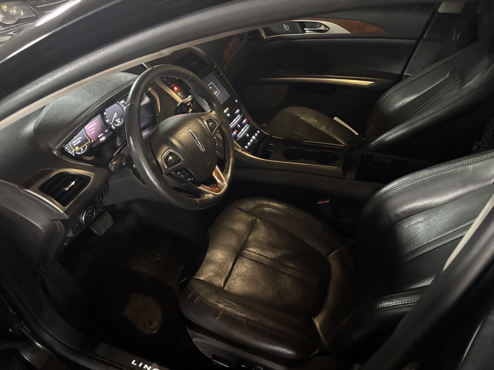 Used 2013 Lincoln MKZ FWD image 7