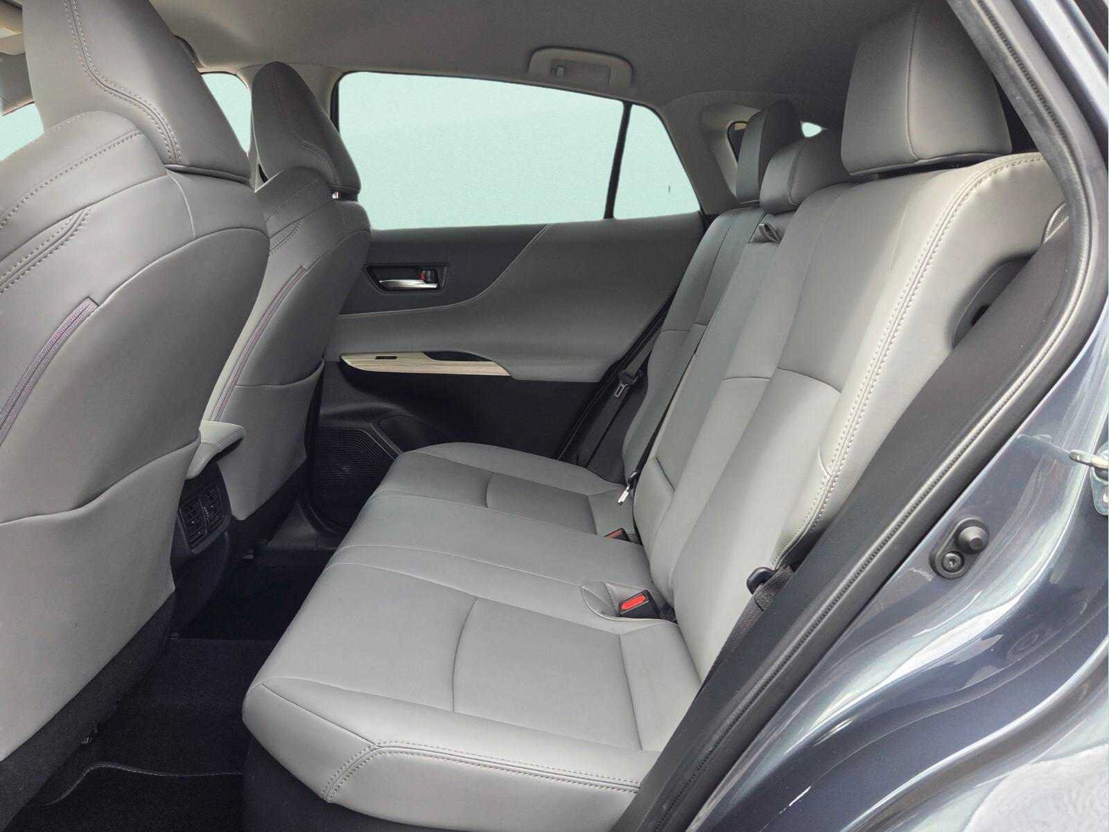 Used 2022 Toyota Venza XLE AWD/4WD image 8