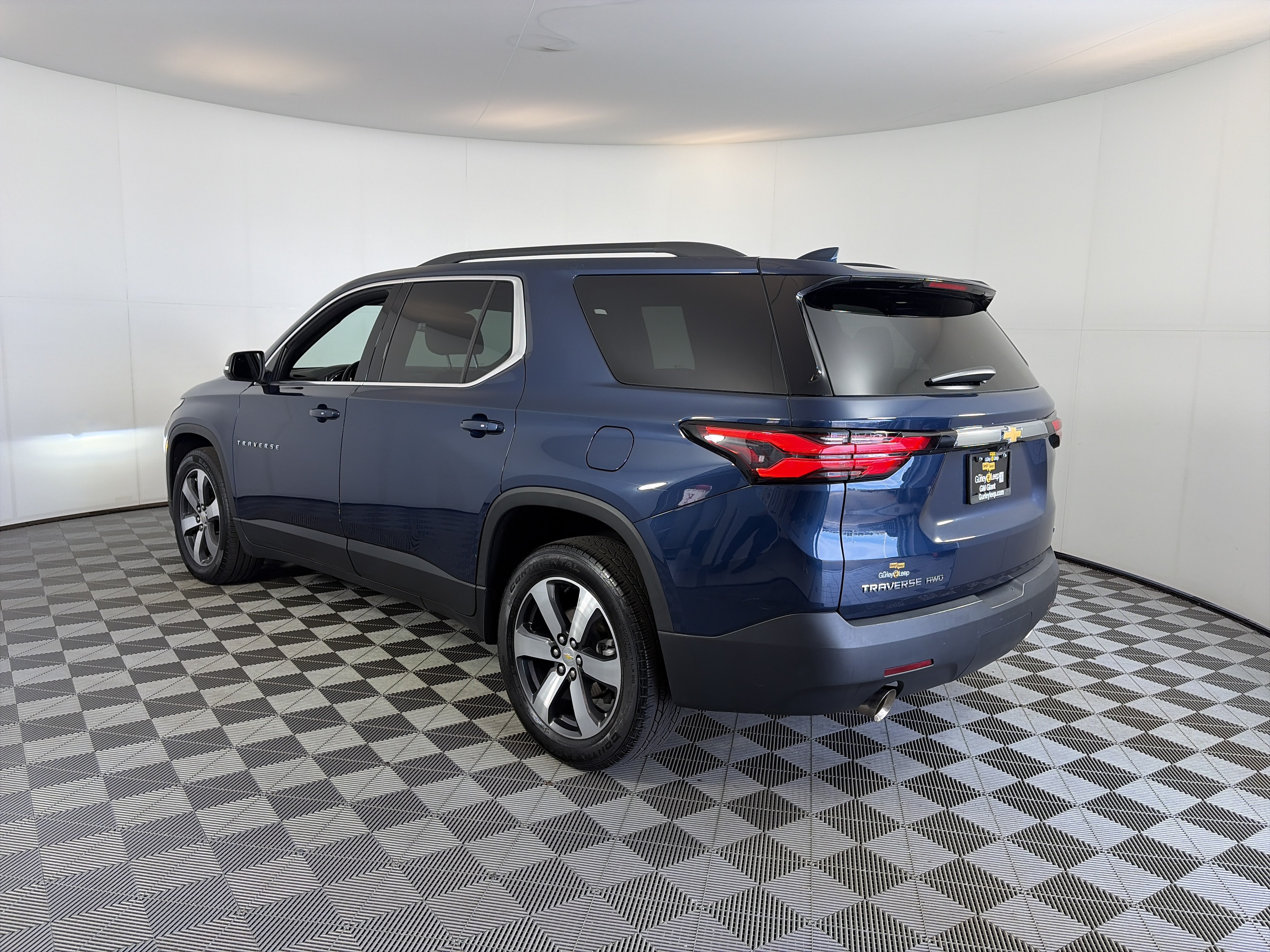 Certified 2023 Chevrolet Traverse LT w/ LT Premium Package AWD/4WD image 9
