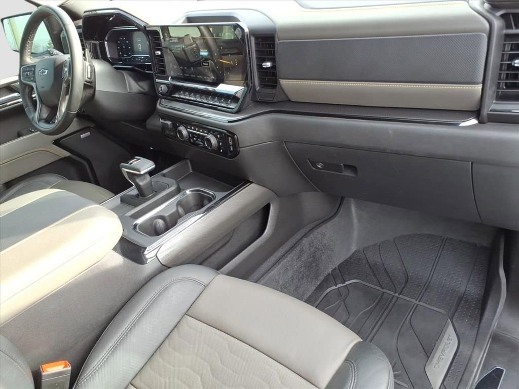 Used 2023 Chevrolet Silverado 1500 ZR2 w/ Technology Package AWD/4WD image 12
