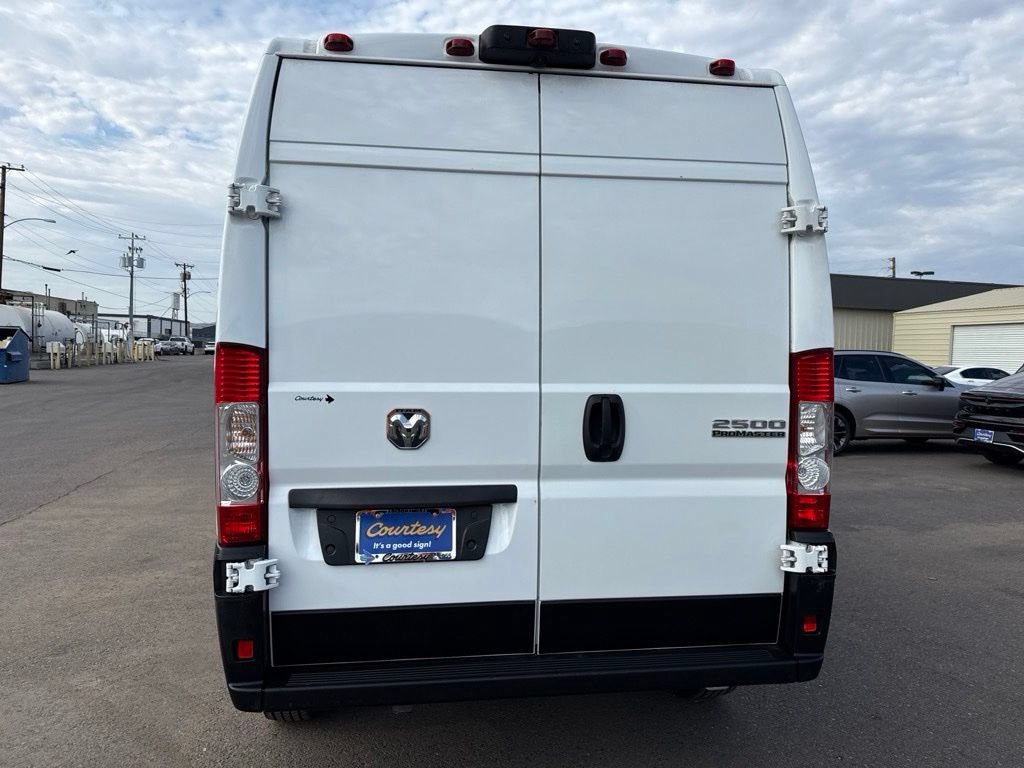 Used 2024 RAM ProMaster 2500 w/ Convenience Group FWD image 8