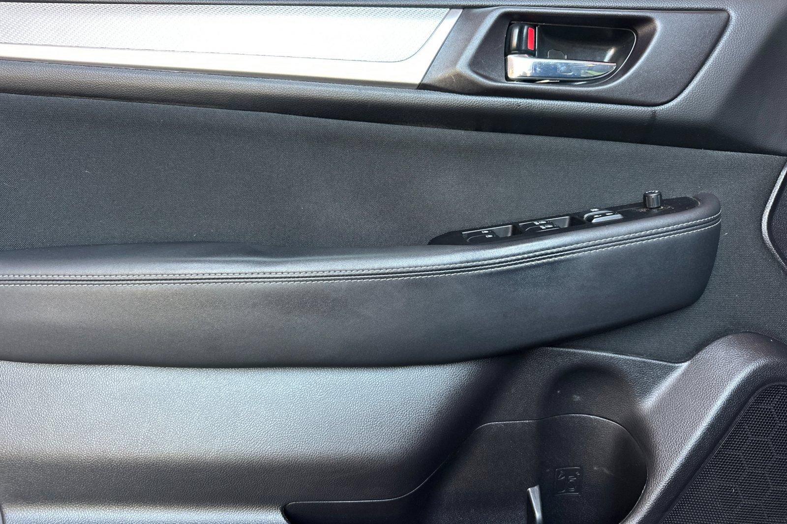 Used 2017 Subaru Outback 2.5i Premium AWD/4WD image 12