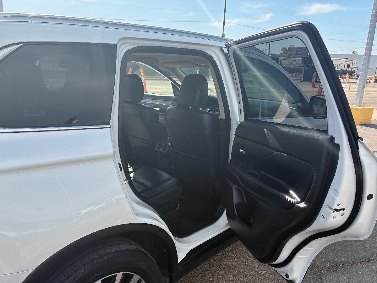 Used 2020 Mitsubishi Outlander LE image 11